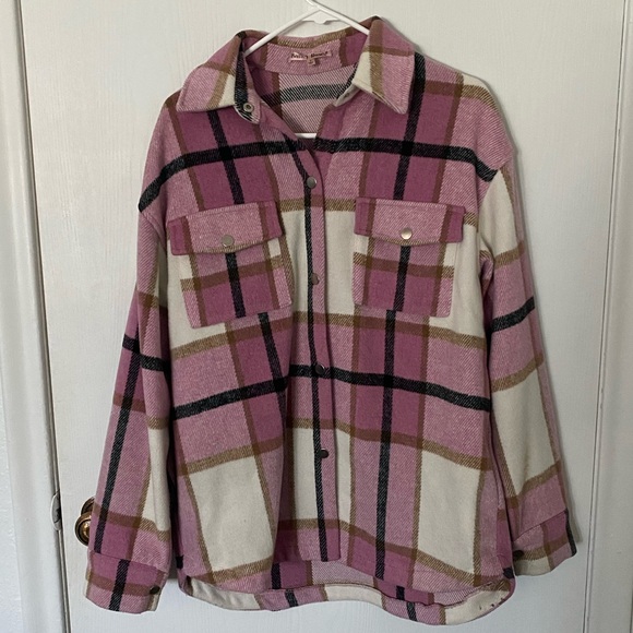 ✨ Cute Shacket for Fall - Size Small ✨ - Picture 3 of 6